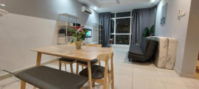 Lamandaz Homestay at Central Residence SG Besi Near MRT and TBS with 2 bedrooms